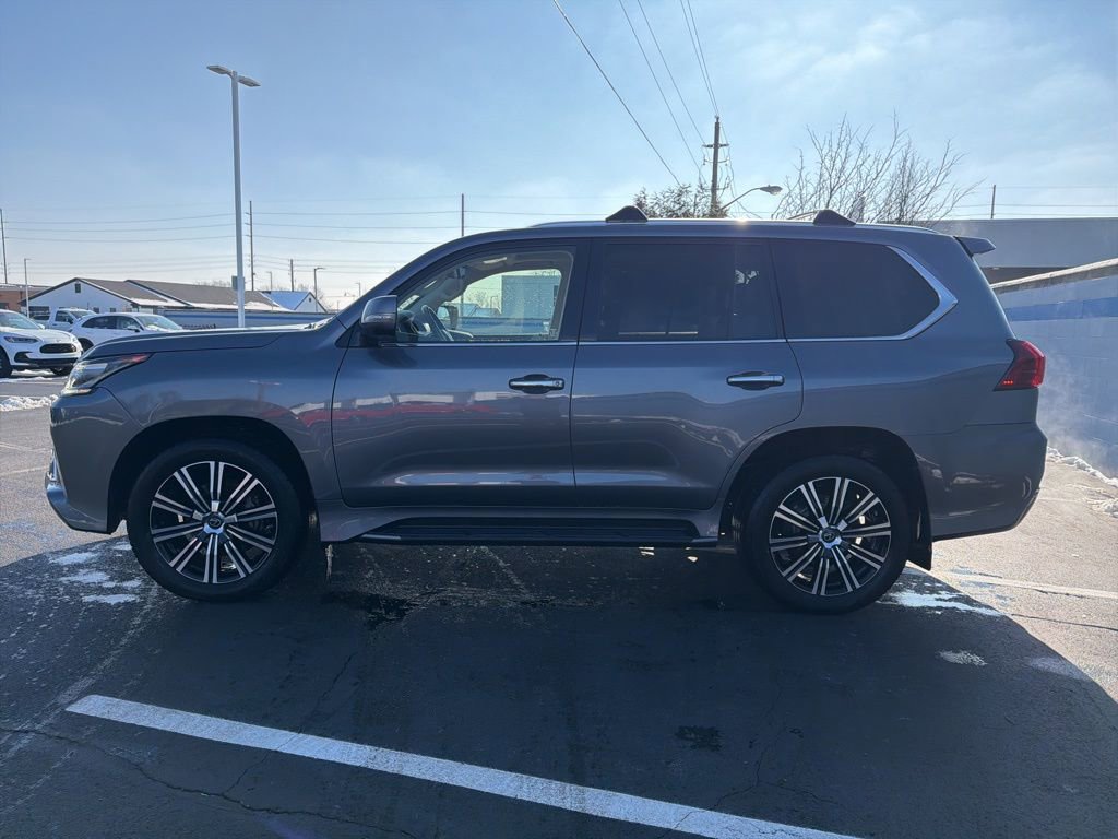 Used 2020 Lexus LX 570 4WD w/ Luxury Package image 2