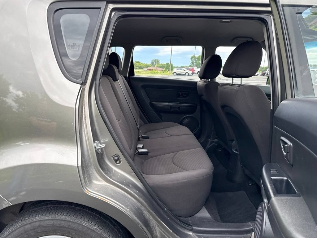 Used 2013 Kia Soul FWD image 12