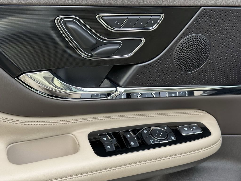 Used 2023 Lincoln Corsair Grand Touring w/ Equipment Group 301A image 17