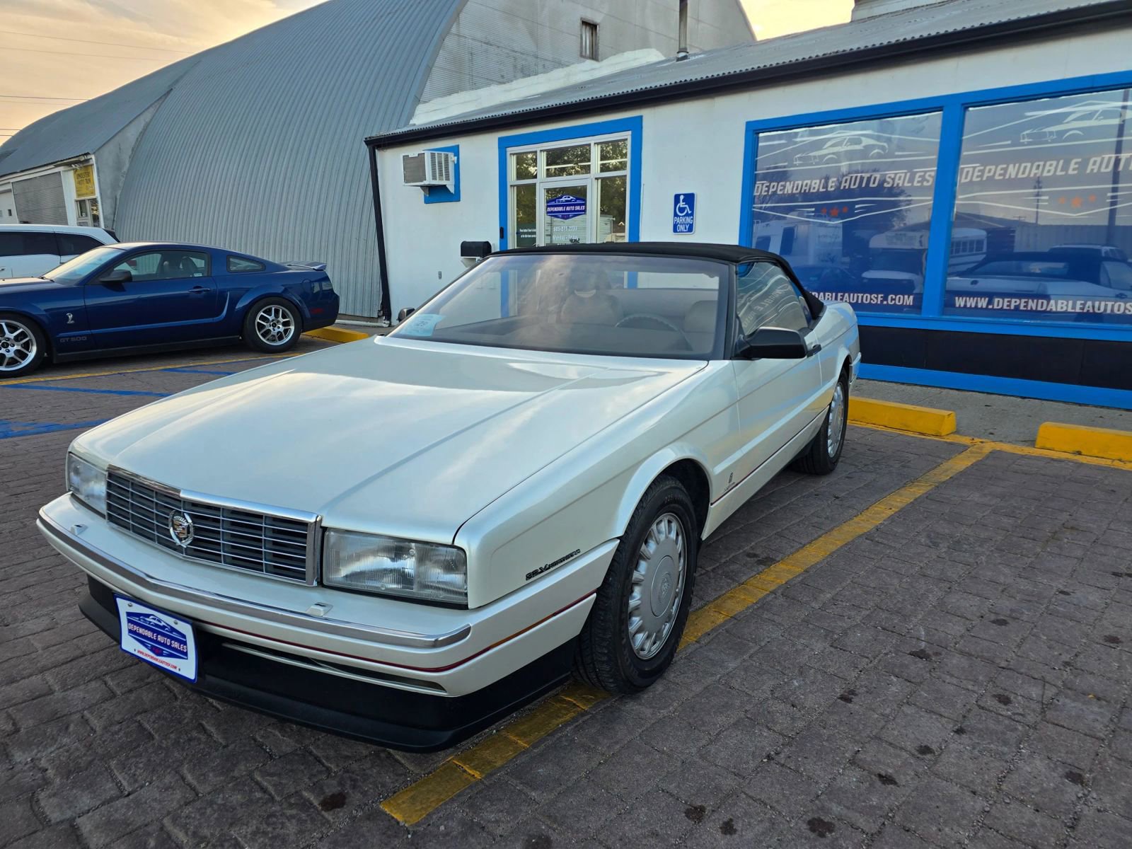 Used 1993 Cadillac Allante image 1