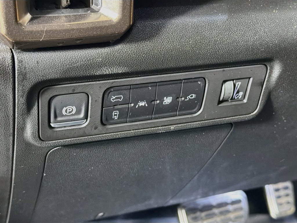 Used 2025 GMC Hummer EV 3X w/ LPO, Illumination Package AWD/4WD image 10