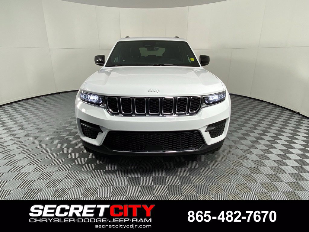 New 2026 Jeep Grand Cherokee Laredo X AWD/4WD image 2