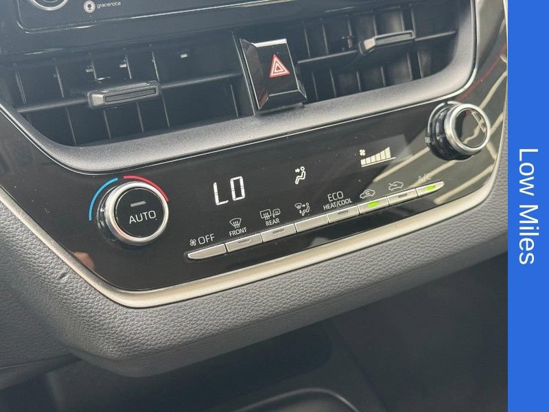 Used 2021 Toyota Corolla LE FWD image 28