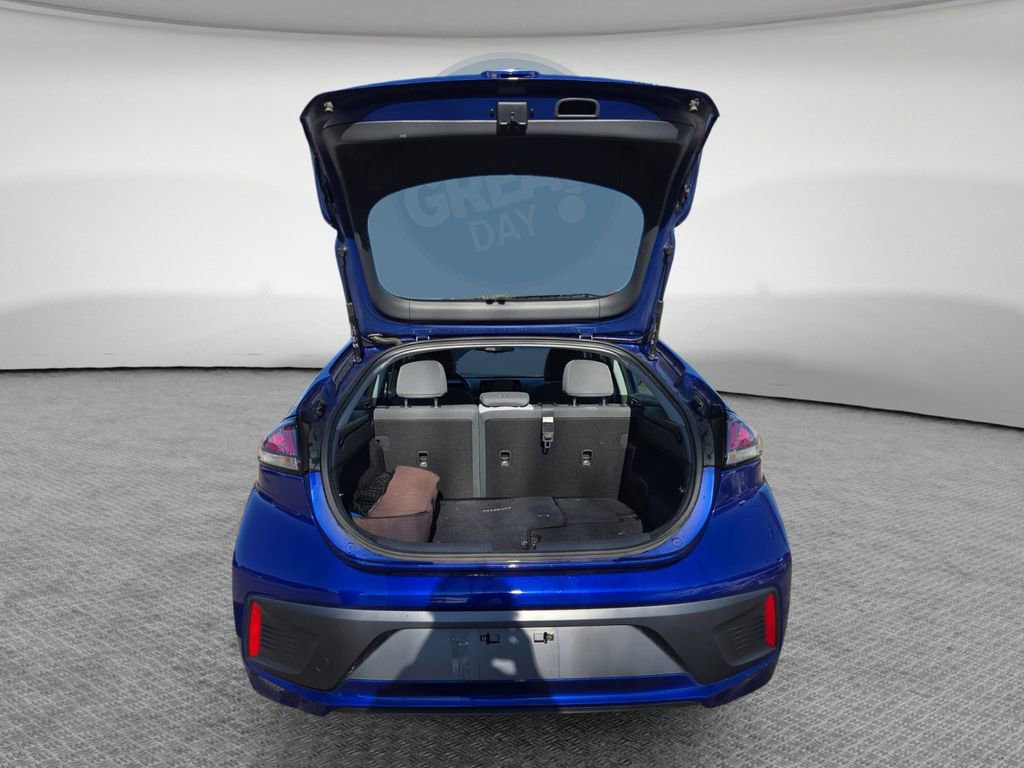 Used 2022 Hyundai Ioniq SE image 25