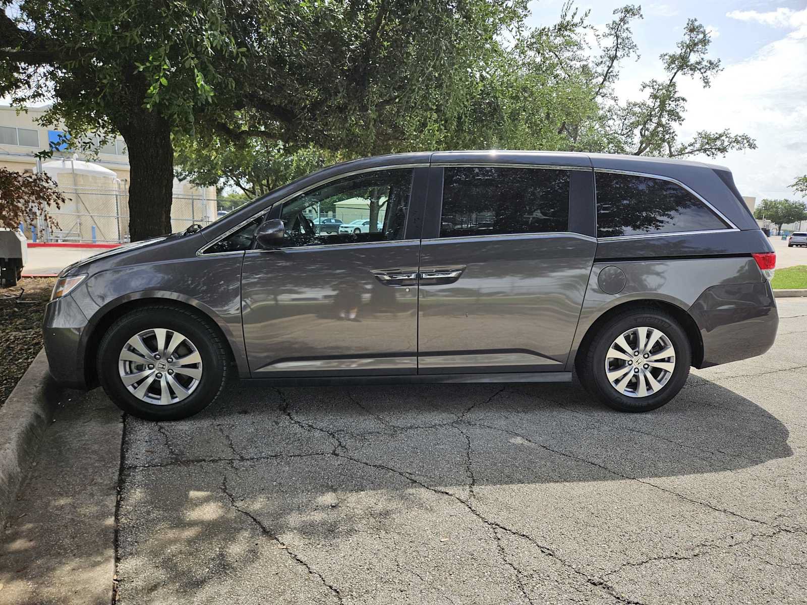 Used 2016 Honda Odyssey EX-L image 4