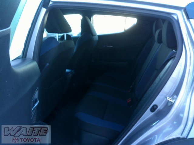 Used 2020 Toyota C-HR XLE image 19