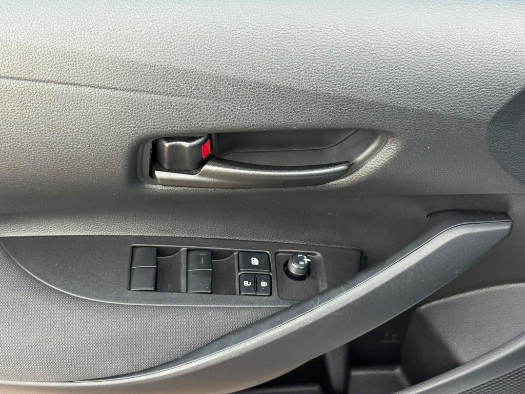 Used 2025 Toyota Corolla LE FWD image 18