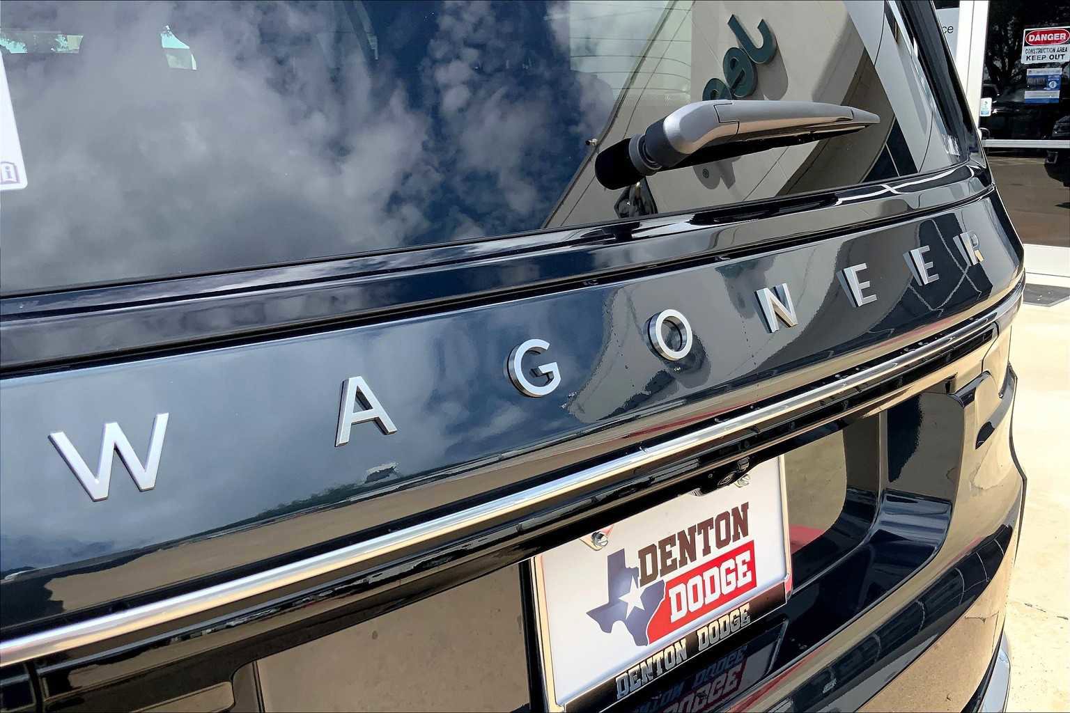 New 2025 Jeep Wagoneer 4WD w/ Convenience Group I image 15