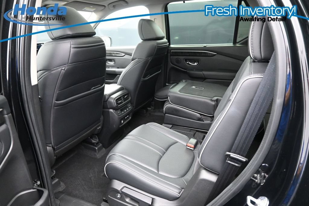Used 2023 Honda Pilot Elite image 12
