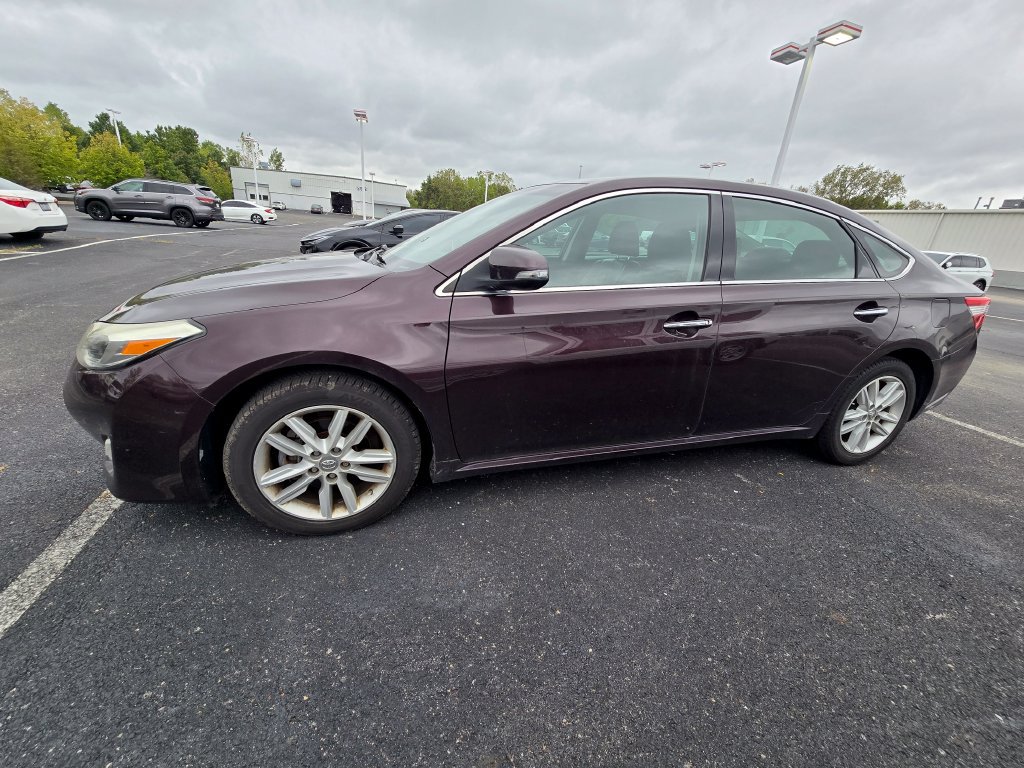 Used 2014 Toyota Avalon XLE FWD image 4