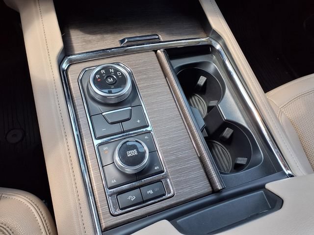 Used 2024 Ford Expedition Limited AWD/4WD image 29