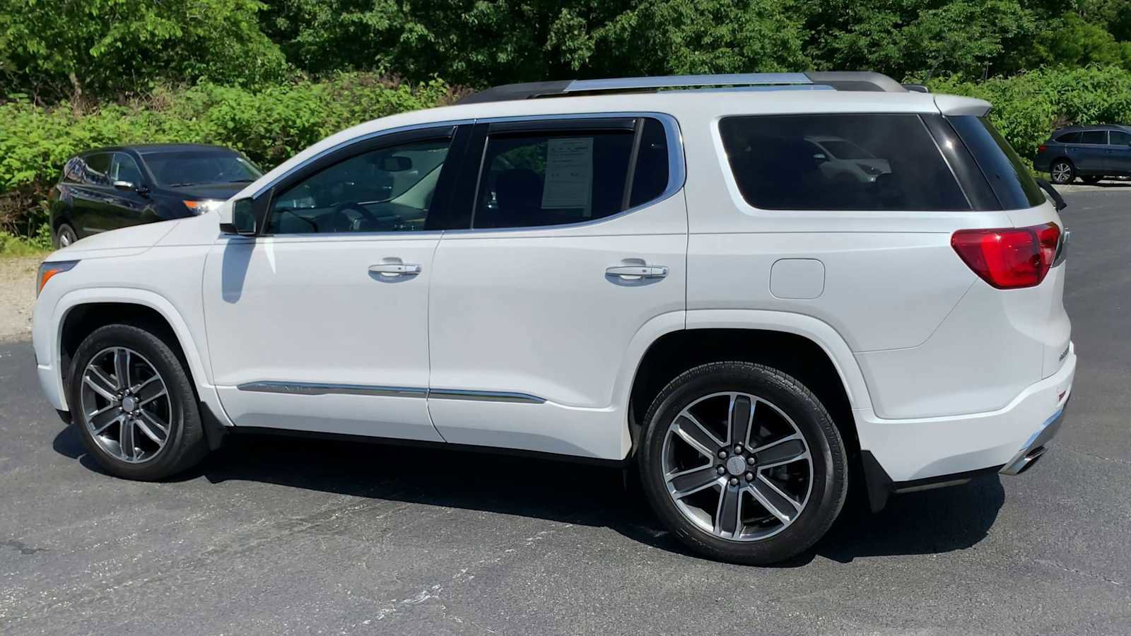 Used 2018 GMC Acadia Denali w/ Technology Package AWD/4WD image 6