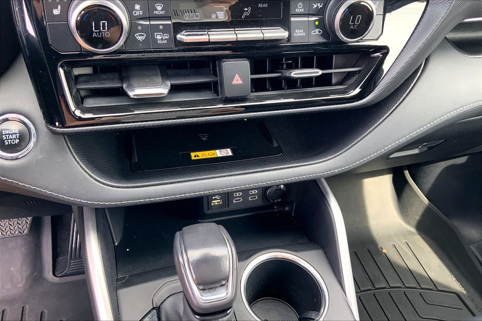 Used 2023 Toyota Highlander XSE FWD image 35