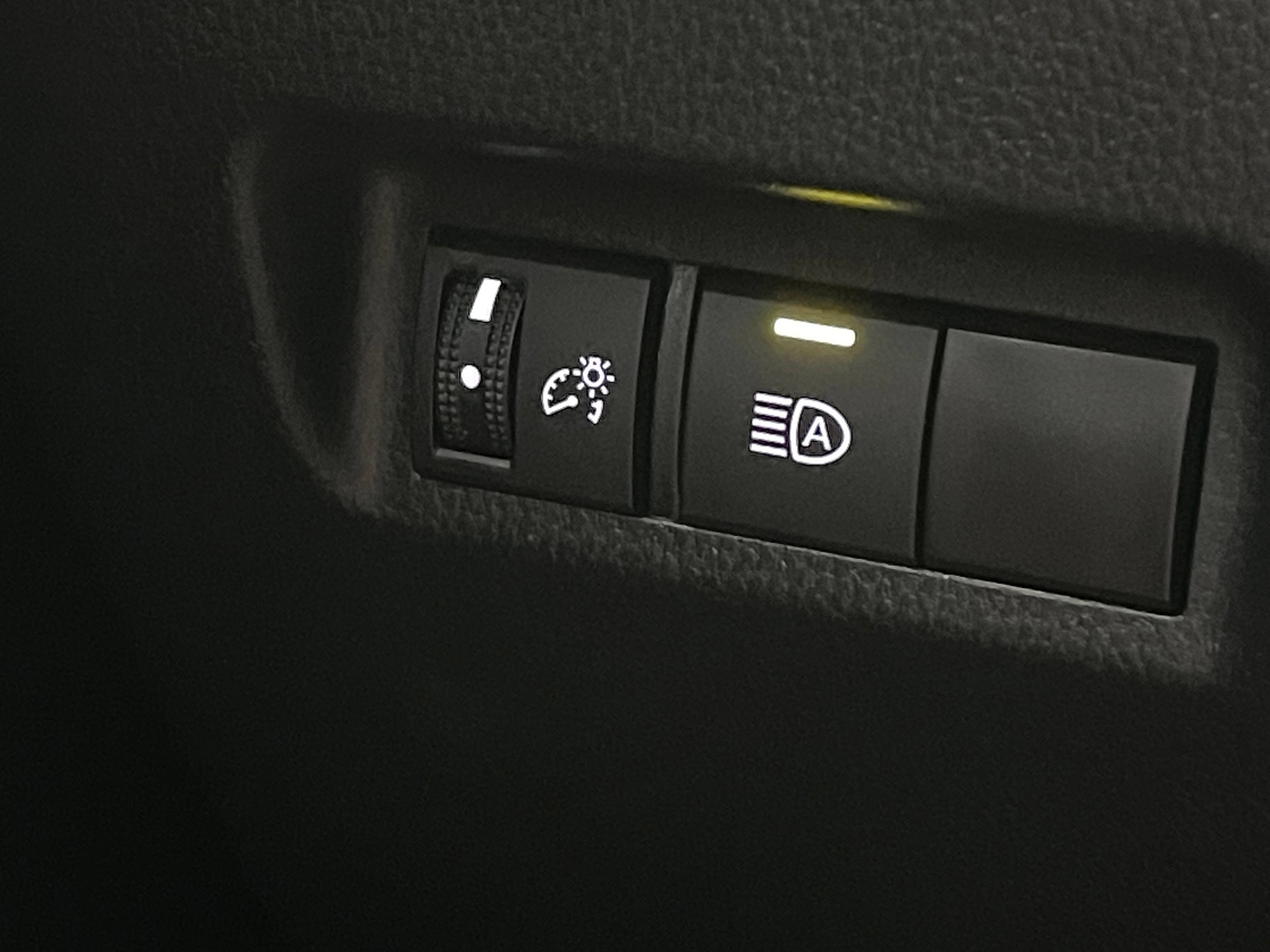 Used 2024 Toyota RAV4 LE FWD image 20