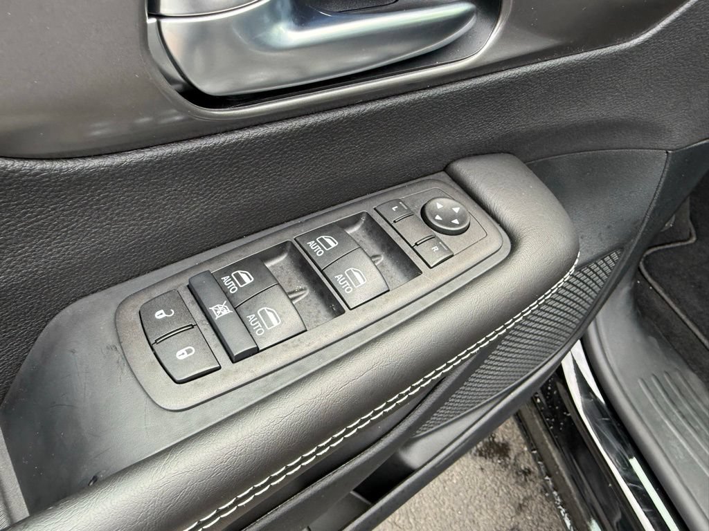 New 2026 Chrysler Pacifica Select FWD image 11
