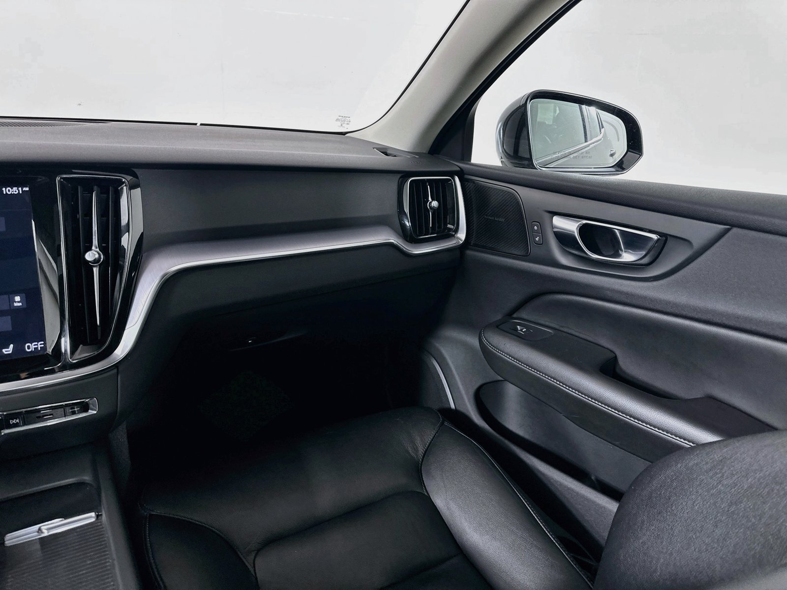 Used 2019 Volvo S60 T6 Momentum w/ Multimedia Package AWD/4WD image 23