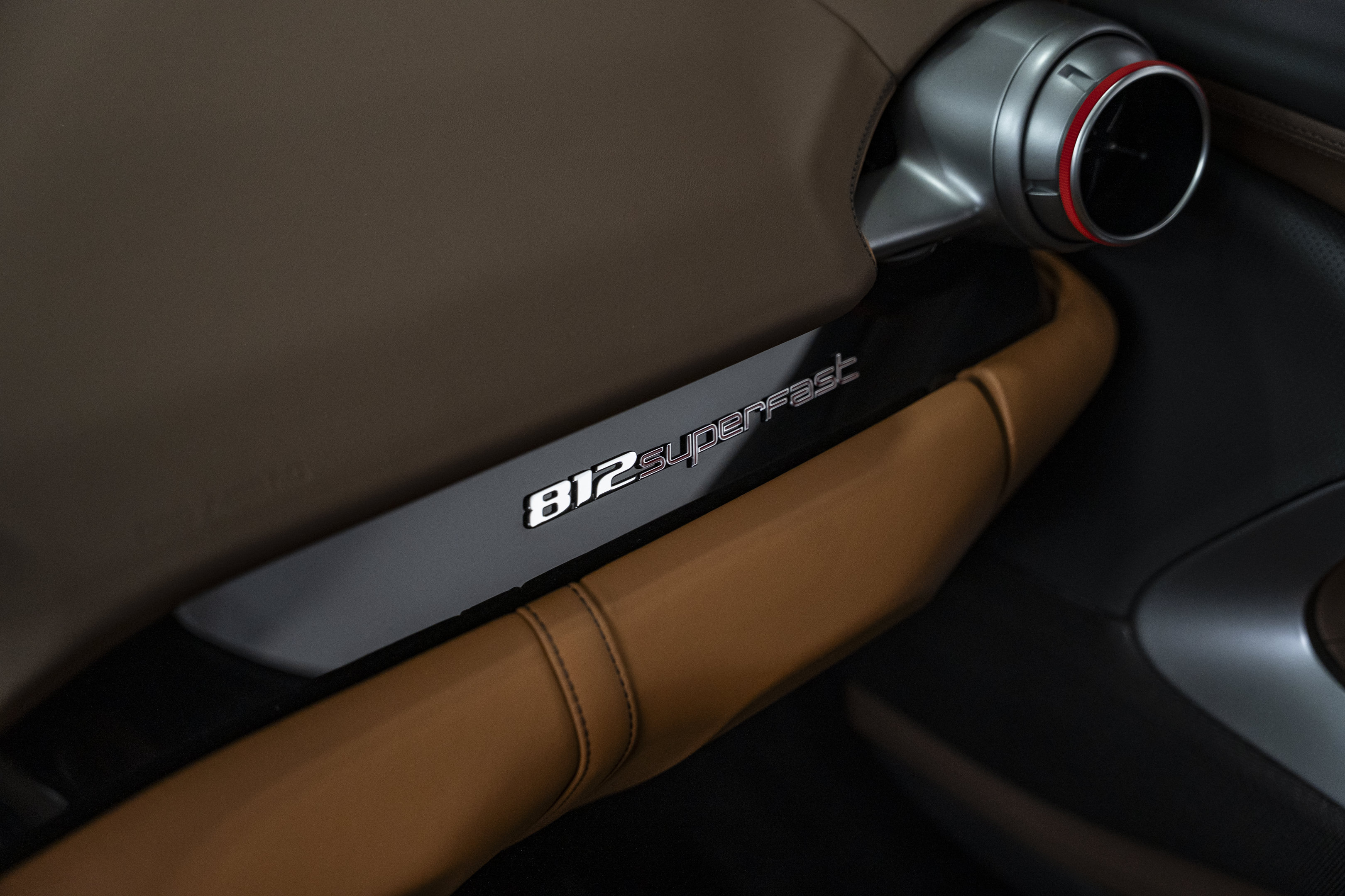 Used 2019 Ferrari 812 Superfast RWD image 38