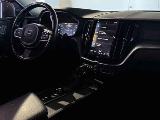 Used 2018 Volvo XC60 T5 Momentum w/ Convenience Package image 24