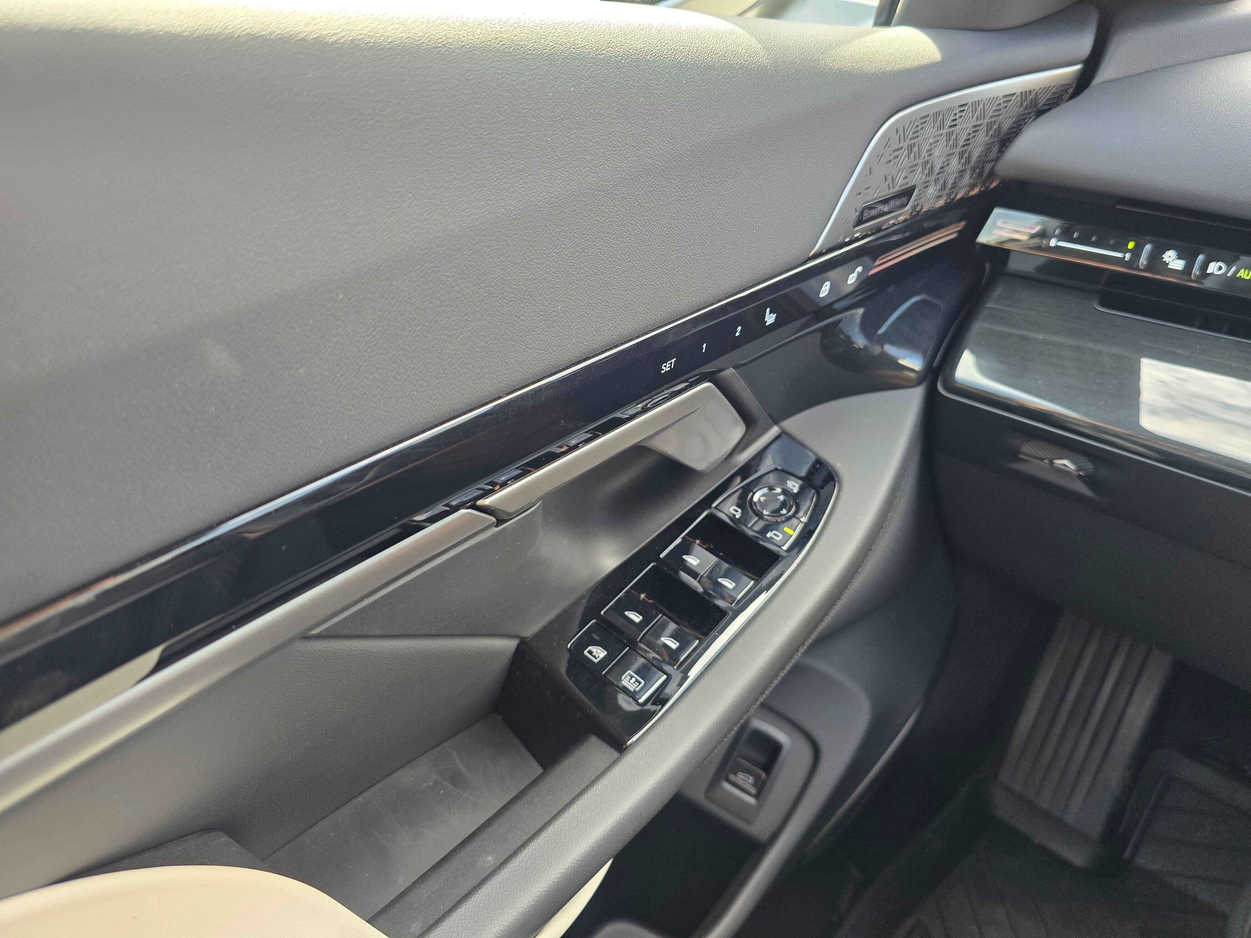 Certified 2026 BMW 530i xDrive w/ Premium Package AWD/4WD image 28
