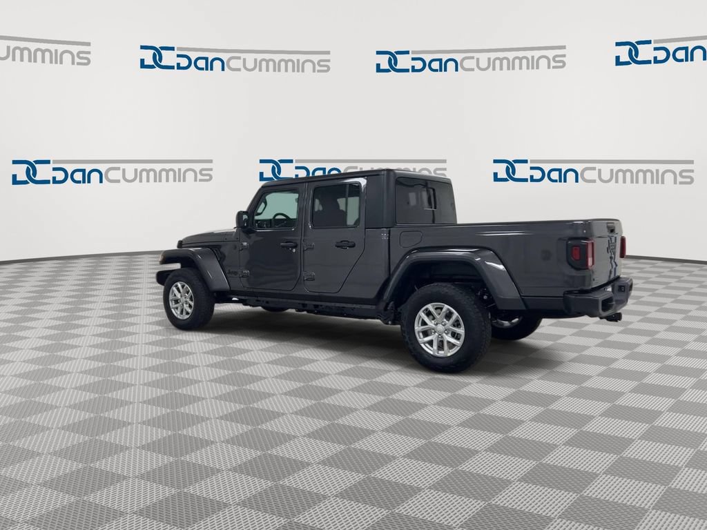 Used 2023 Jeep Gladiator Sport AWD/4WD image 6