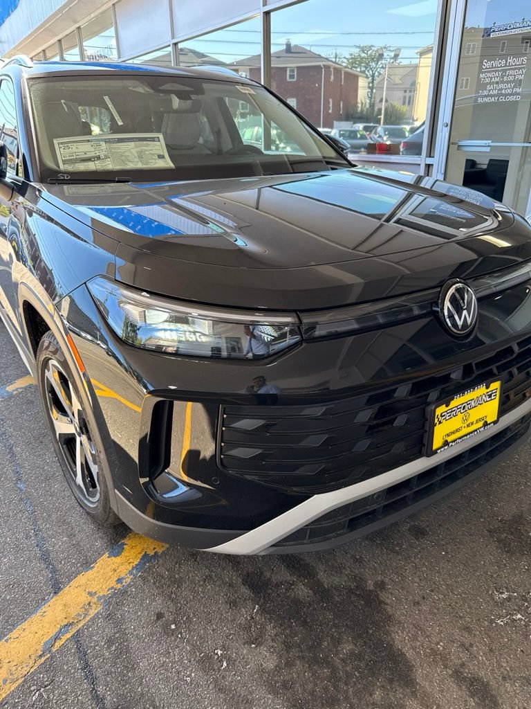 New 2026 Volkswagen Tiguan SE AWD/4WD image 3