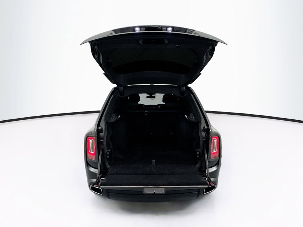 Used 2022 Rolls-Royce Cullinan AWD/4WD image 29