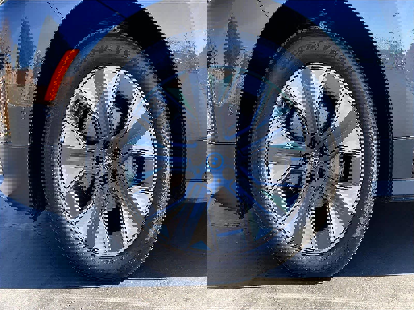 Used 2025 BMW iX xDrive50 w/ Convenience Package image 12