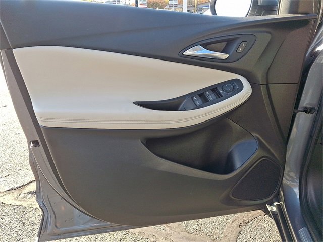 Used 2021 Buick Encore GX Select image 12