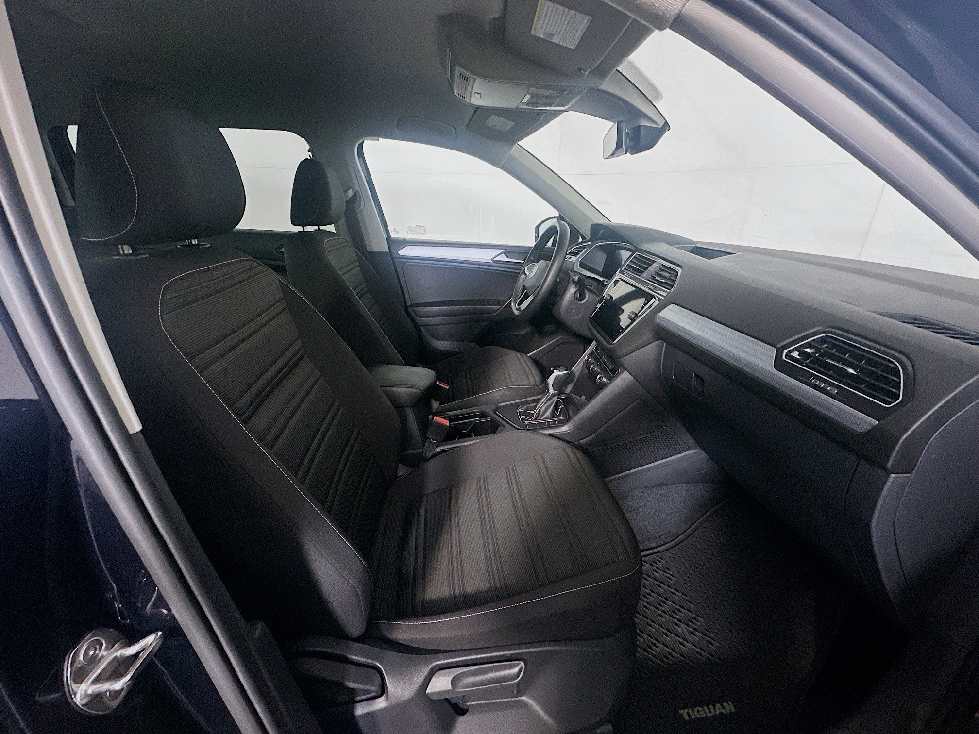 Used 2024 Volkswagen Tiguan S image 32