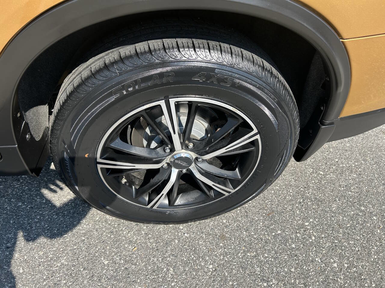 Used 2014 Nissan Rogue S w/ S Family Package image 10