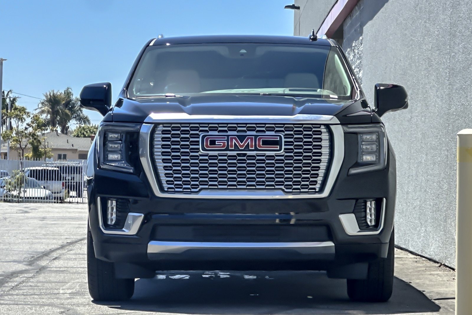 Used 2024 GMC Yukon XL Denali AWD/4WD image 8