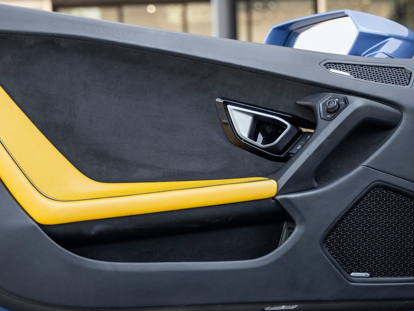 Used 2020 Lamborghini Huracan EVO image 21