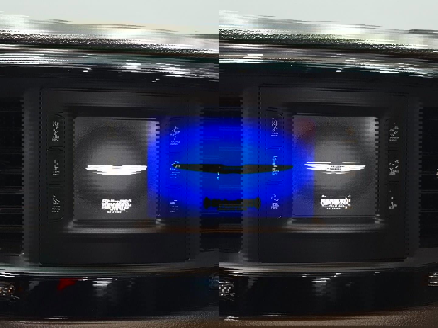 Used 2017 Chrysler Pacifica Touring image 12