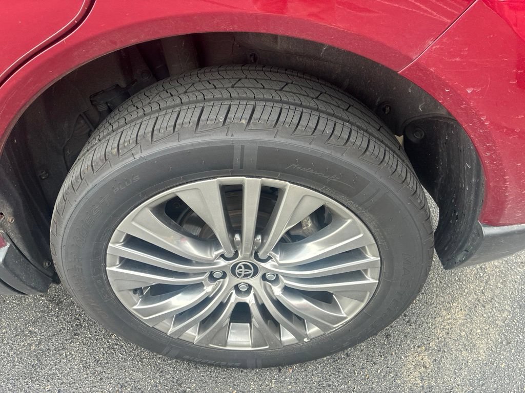 Used 2021 Toyota Venza XLE w/ Softex Package AWD/4WD image 7