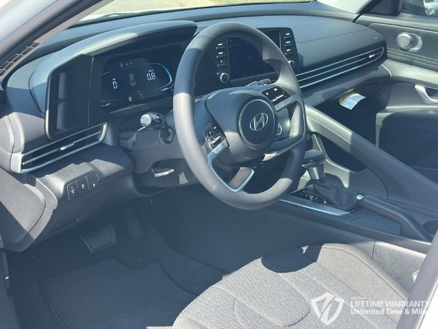 New 2026 Hyundai Elantra SE FWD image 9