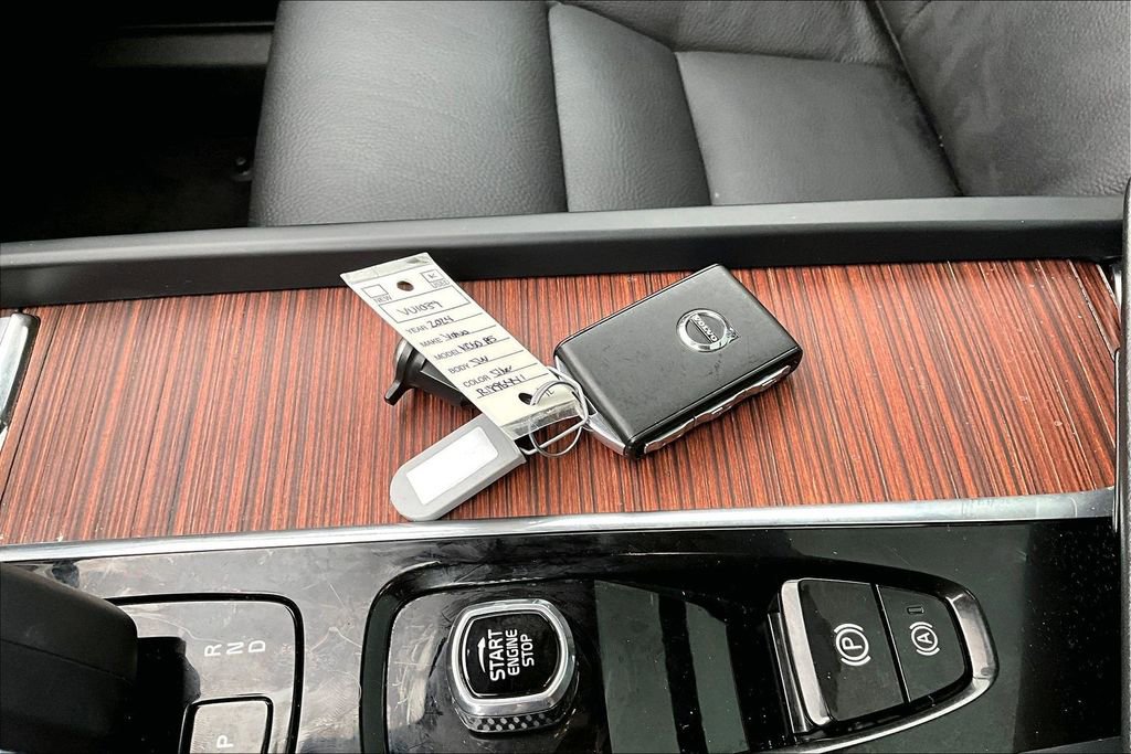 Certified 2024 Volvo XC60 B5 Plus w/ Climate Package image 35