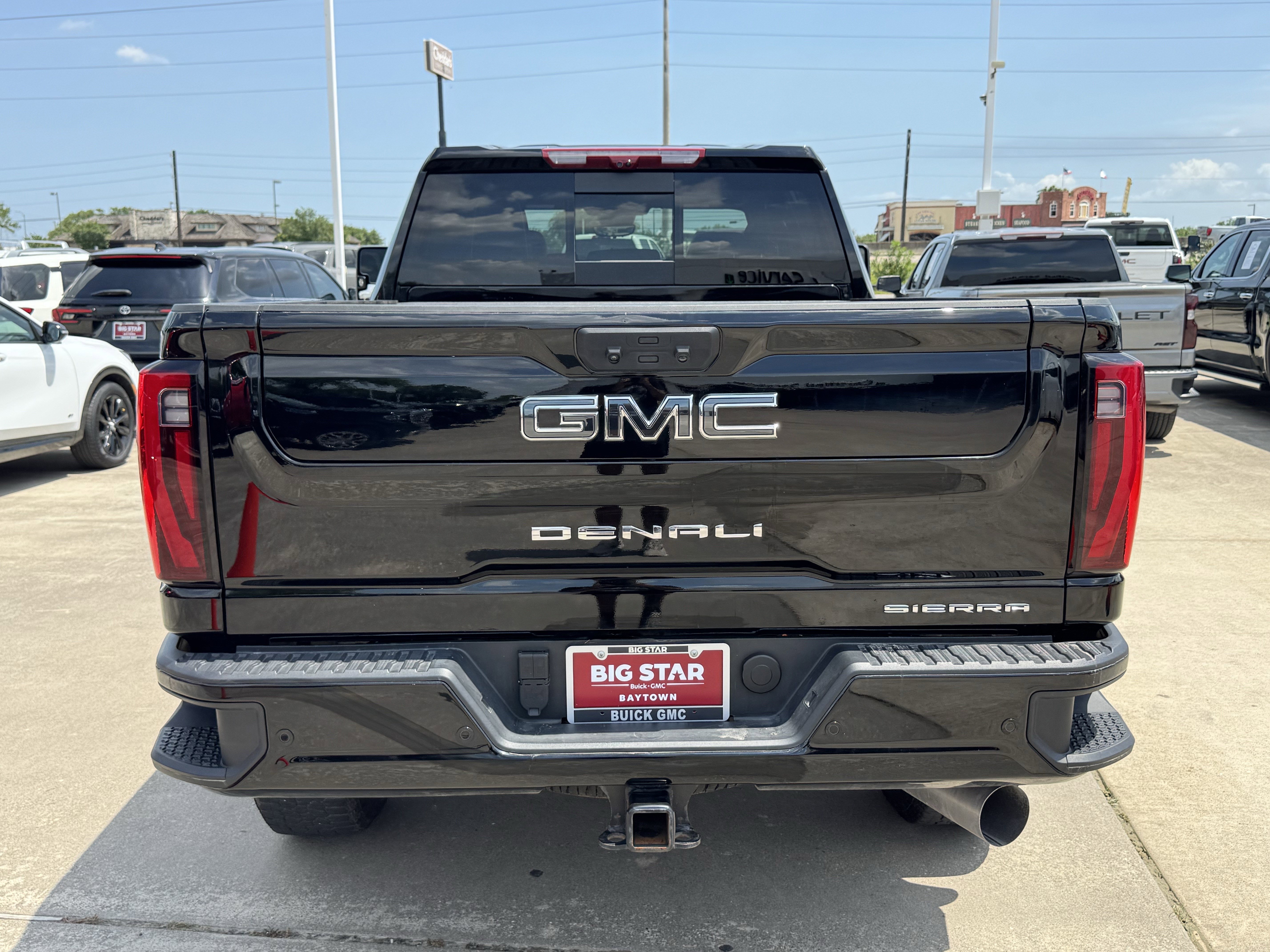 Used 2025 GMC Sierra 2500 Denali Ultimate AWD/4WD image 9