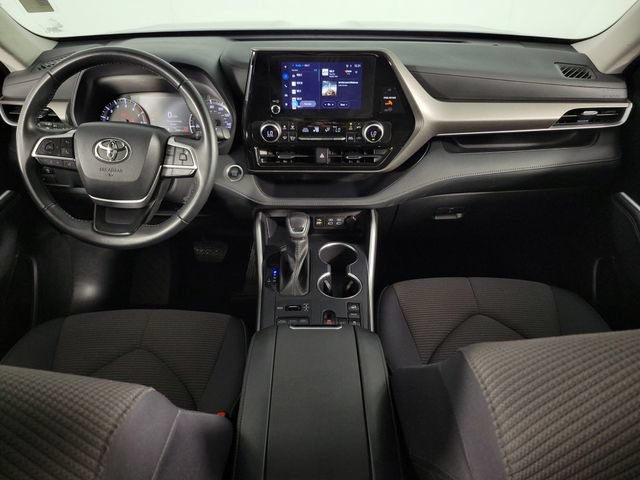 Used 2025 Toyota Highlander LE AWD/4WD image 26