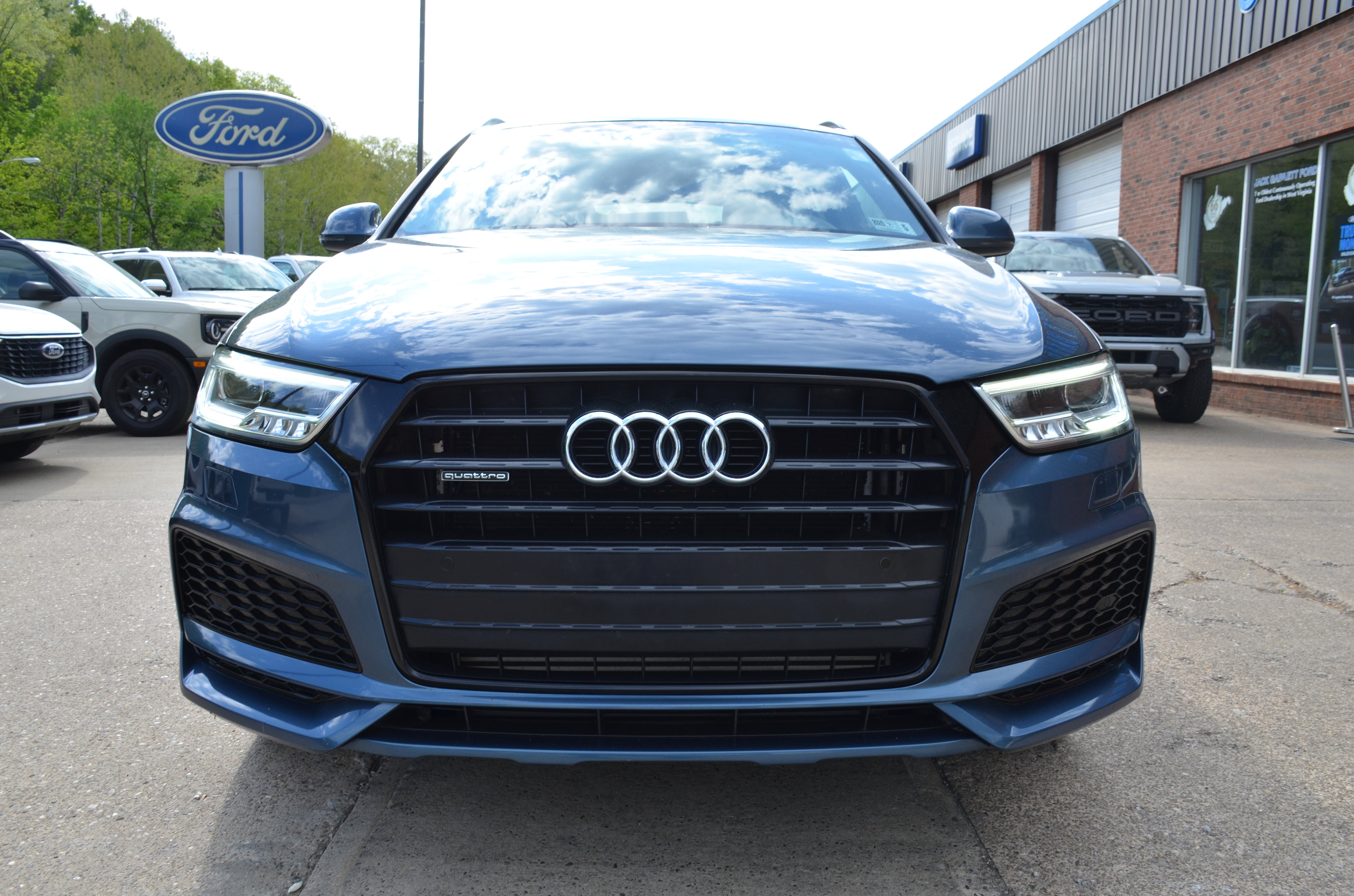 Used 2018 Audi Q3 2.0T Premium Plus w/ Premium Plus Package AWD/4WD image 5