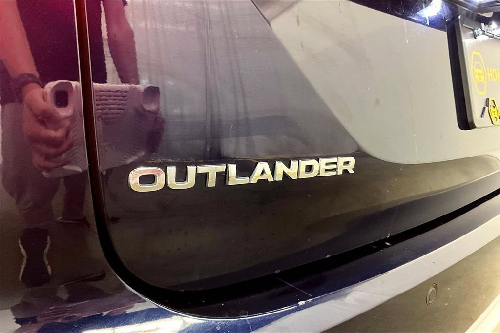 Used 2022 Mitsubishi Outlander SEL AWD/4WD image 24