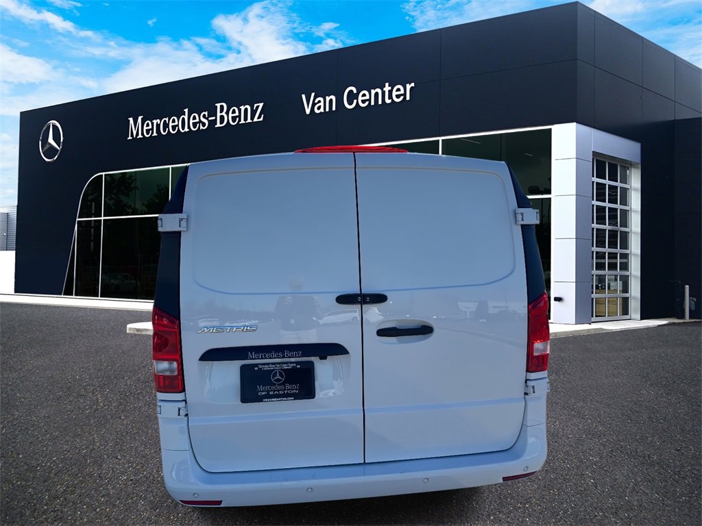 Used 2023 Mercedes-Benz Metris image 4