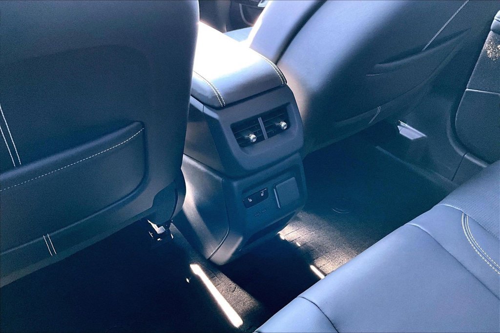 Certified 2025 Cadillac Optiq Luxury 2 w/ LPO, Floor Liner Package AWD/4WD image 10