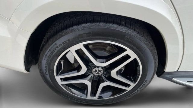 Used 2019 Mercedes-Benz GLS 550 4MATIC w/ Driver Assistance Package image 23