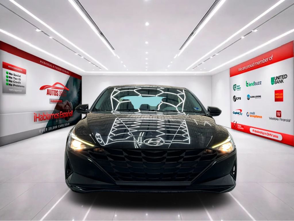 Used 2022 Hyundai Elantra SEL FWD image 2