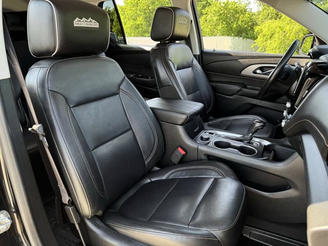 Used 2020 Chevrolet Traverse LT w/ LT Premium Package FWD image 34