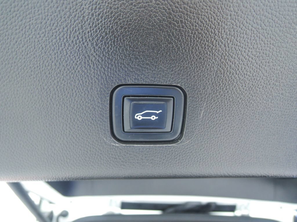 Used 2022 Chevrolet Traverse Premier AWD/4WD image 33