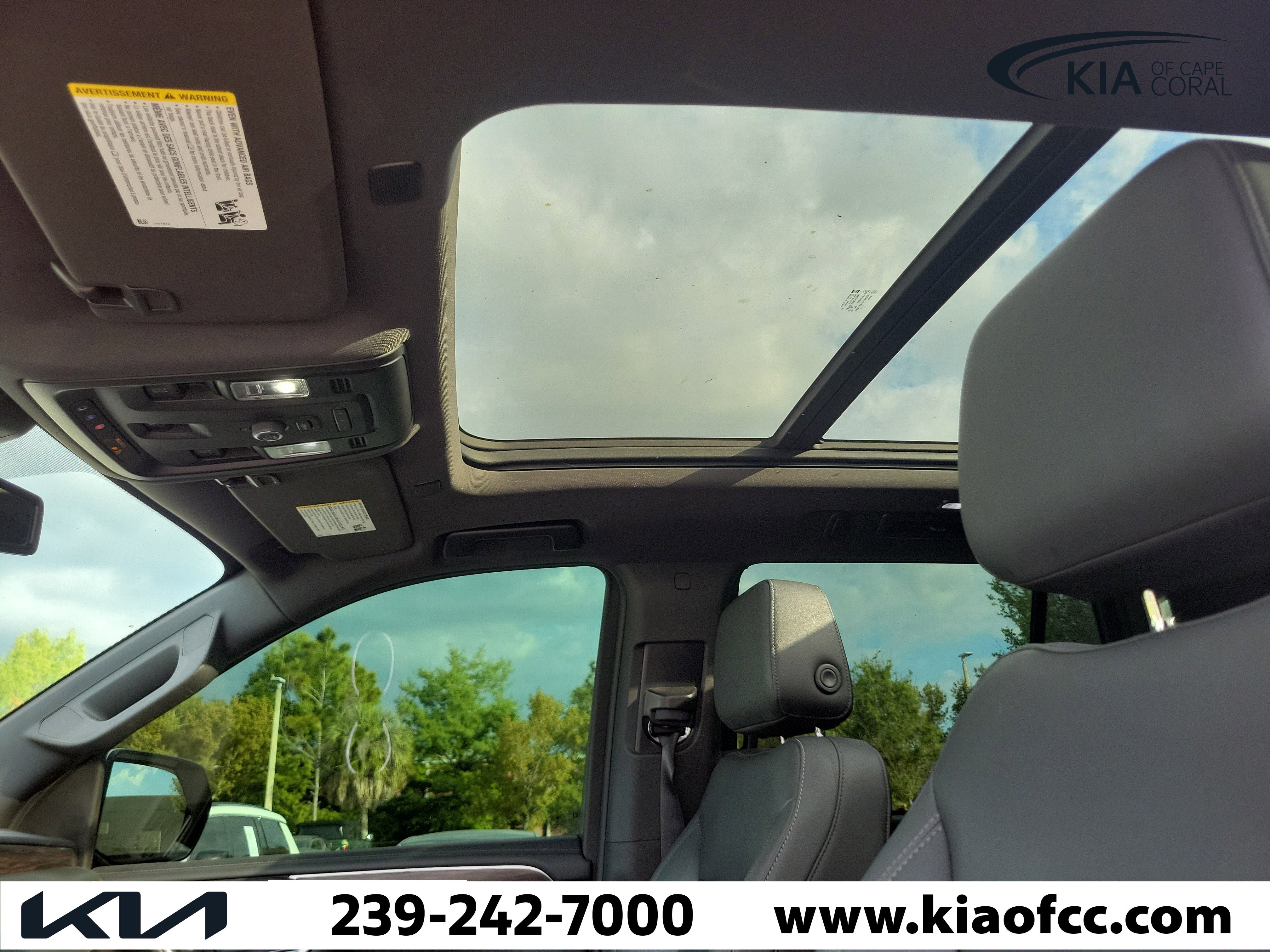 Used 2022 Chevrolet Tahoe Z71 image 16