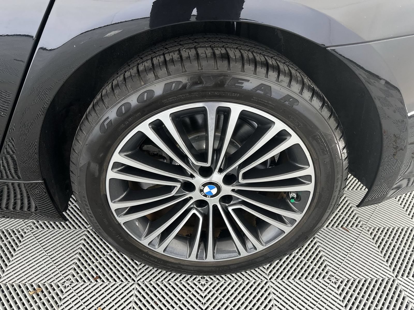 Used 2019 BMW 530i RWD image 10