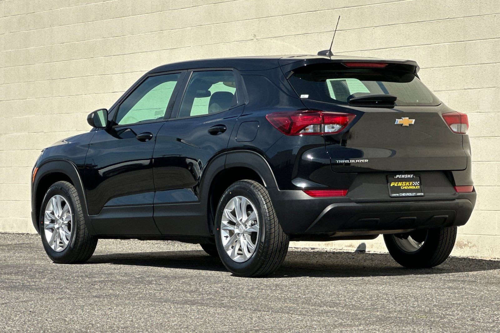 Certified 2021 Chevrolet TrailBlazer LS w/ LPO, Blackout Package image 6