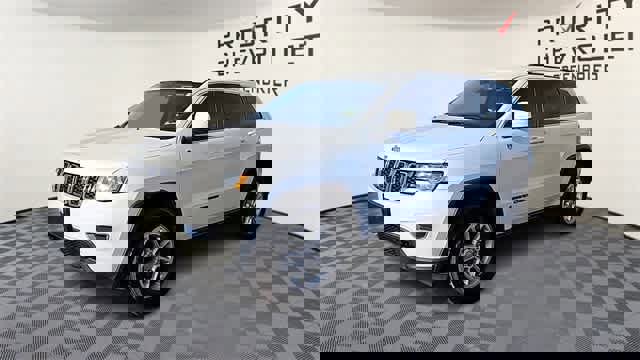 Used 2019 Jeep Grand Cherokee Laredo image 4